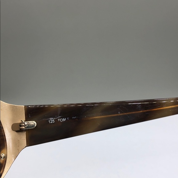 TOM FORD ELISABETH TF27 Sunglasses in color 376 Brown Gradient Oversized Shield. - Picture 11 of 14